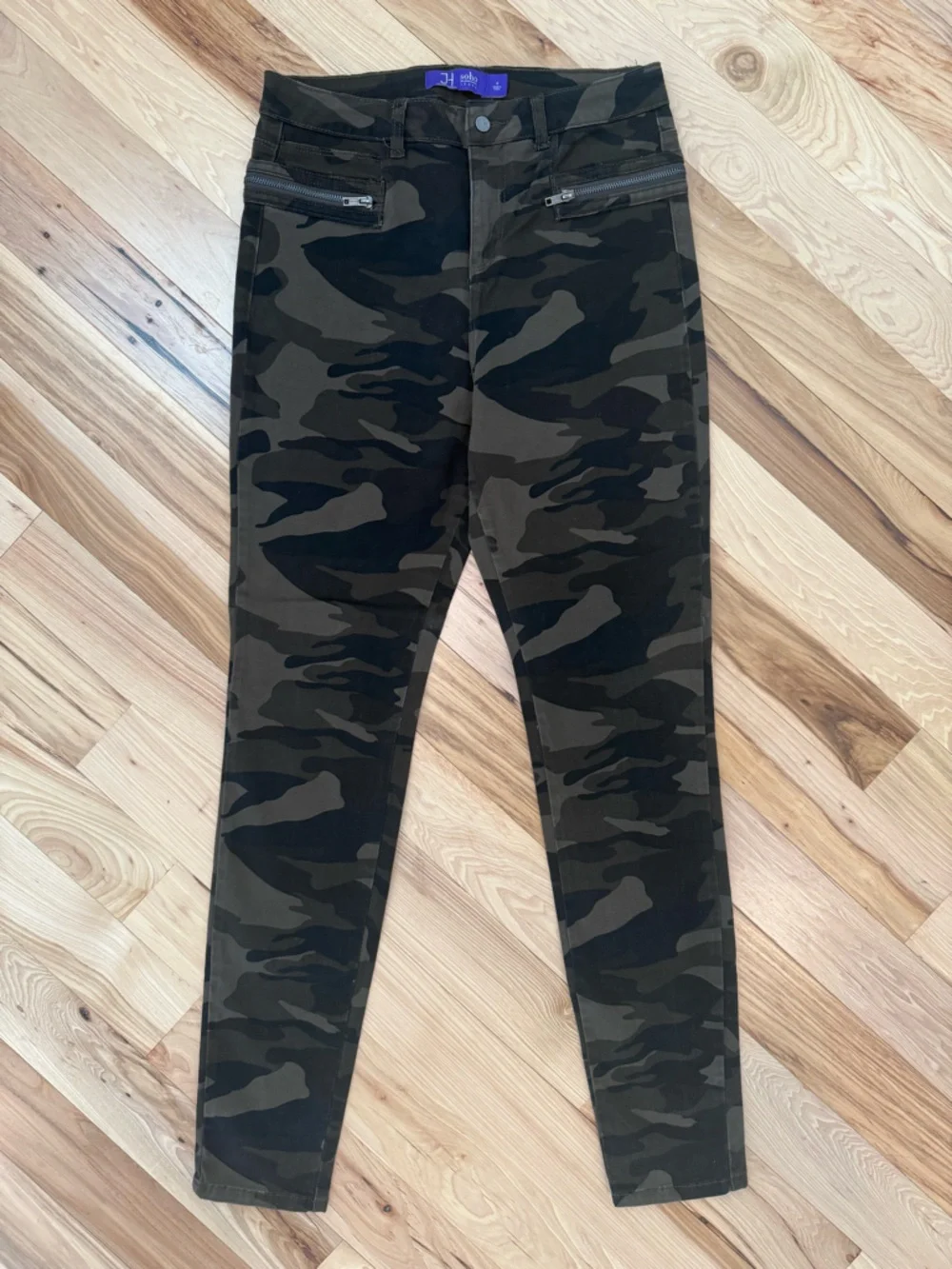 SOHO Jeans Camo Skinny Pants Zip Pocket Detail Size 6 - Picture 1 of 5